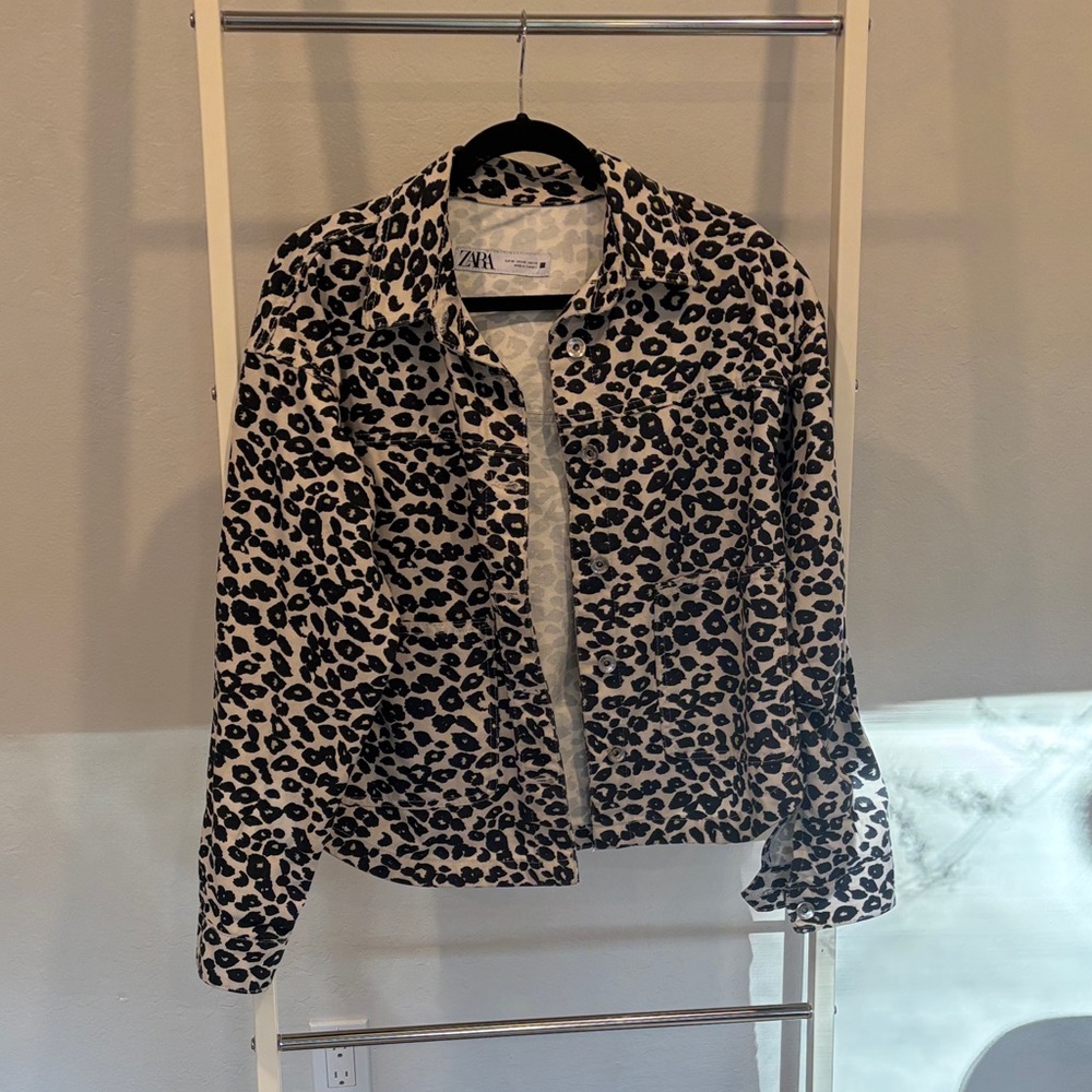 Zara Women's Leopard Print Jean Jacket